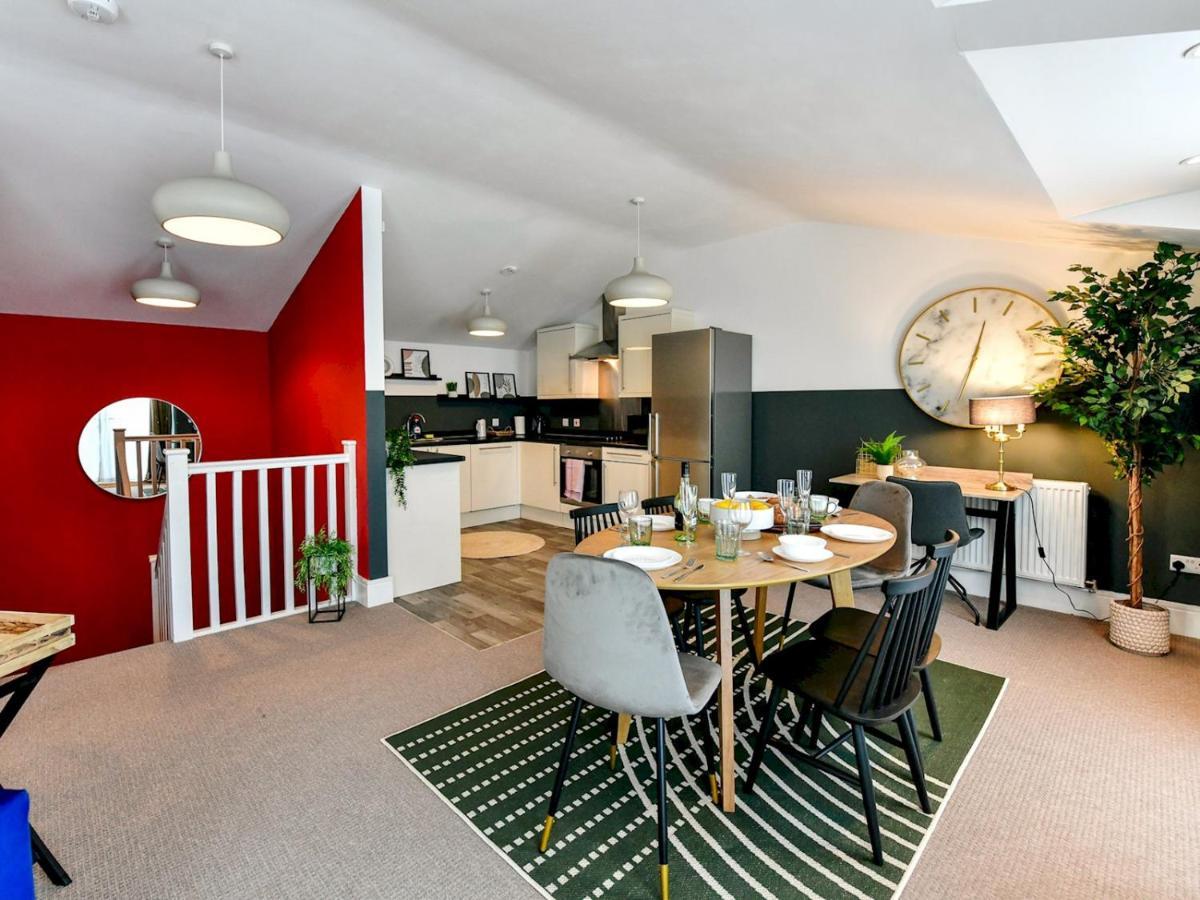 Pass The Keys Perfectly Located Stylish 2 Bed Home With Parking Newport  Buitenkant foto